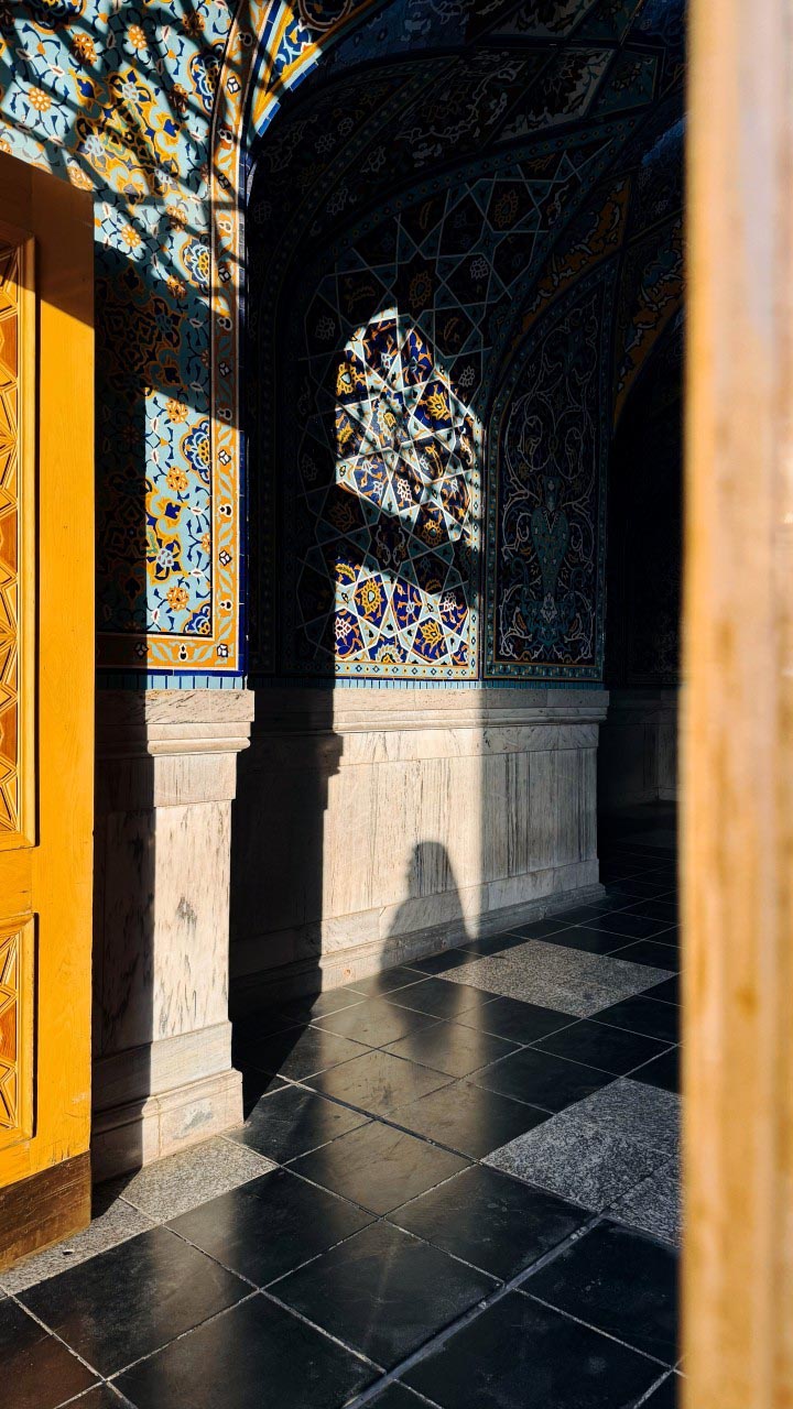 ورودی صحن-سایه